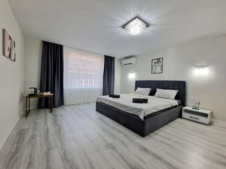 וארנה Central Luxe Apartment - Elisha