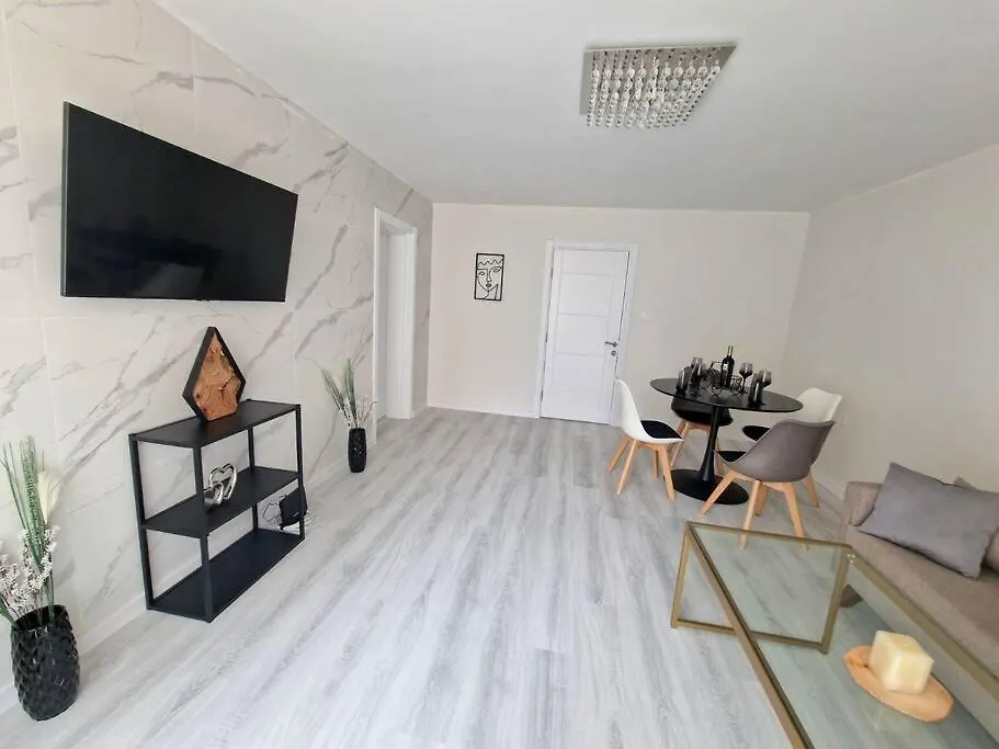 וארנה Central Luxe Apartment - Elisha